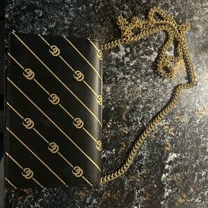 Worn twice. Gucci purse like brand new